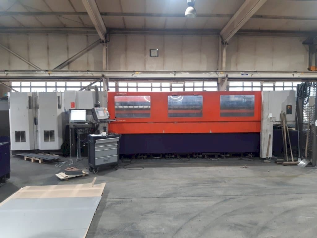 Čelní pohled  na Bystronic Bystar 4020  stroj