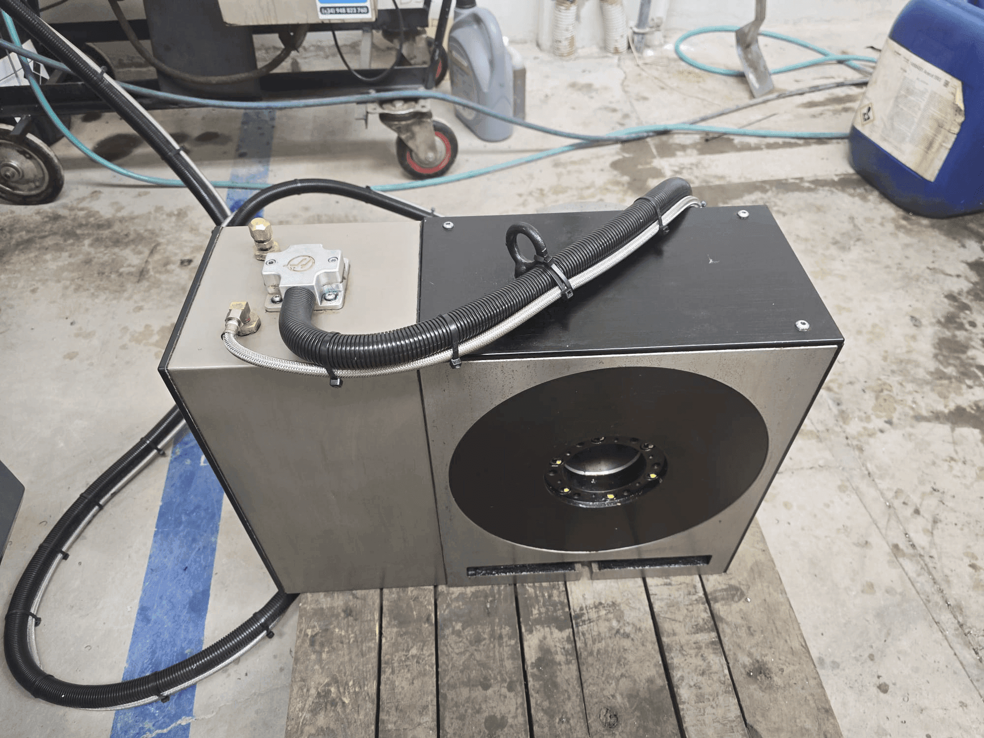 Čelní pohled  na HAAS HRT310  stroj