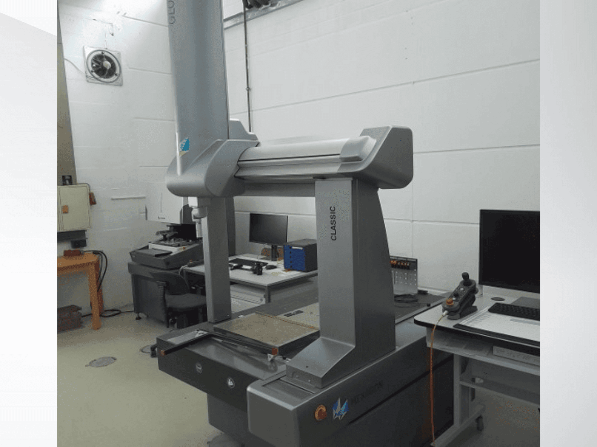 Čelní pohled  na Hexagon GLOBAL CLASSIC  stroj