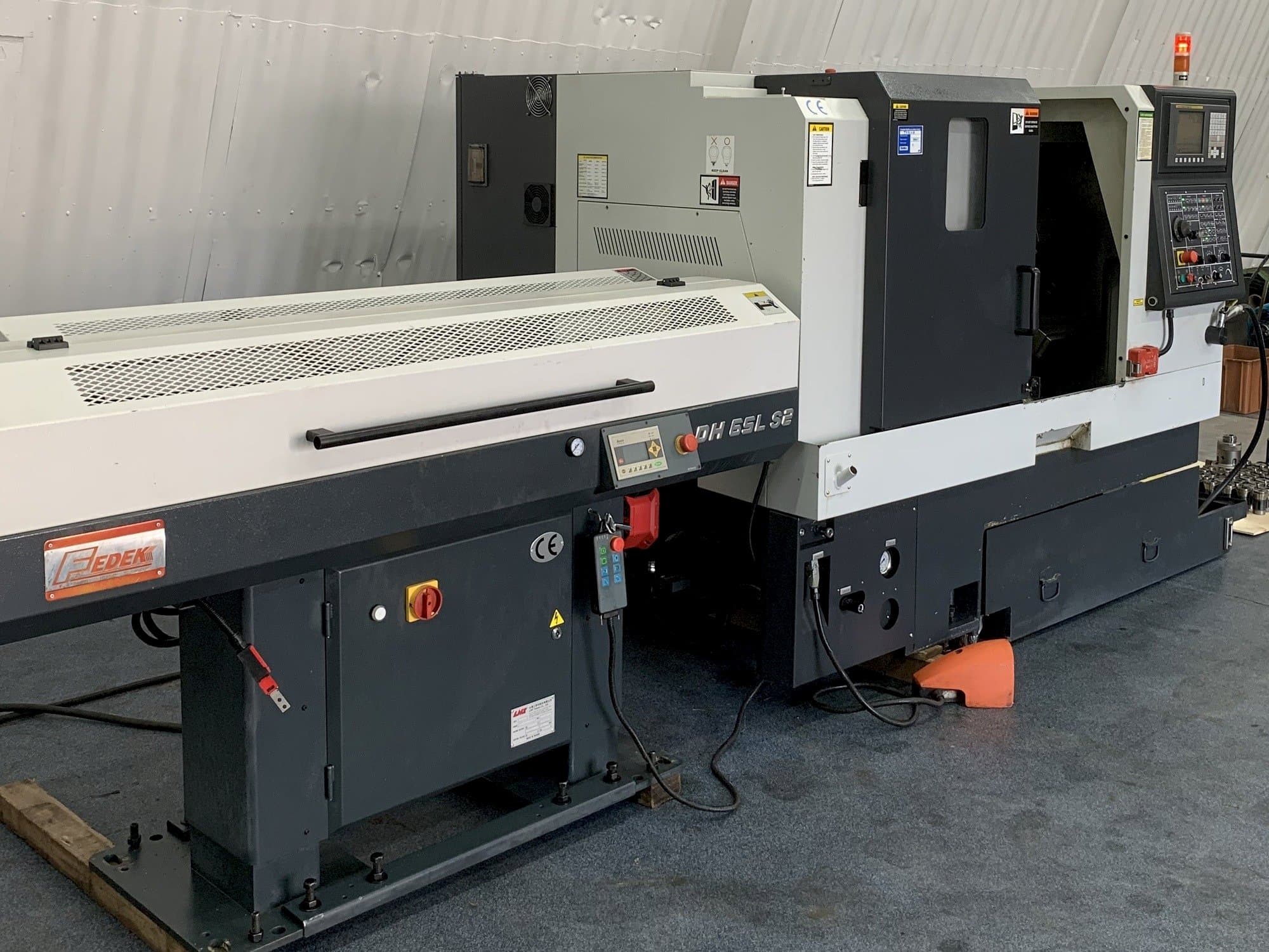 Čelní pohled  na Leadwell T-6  stroj