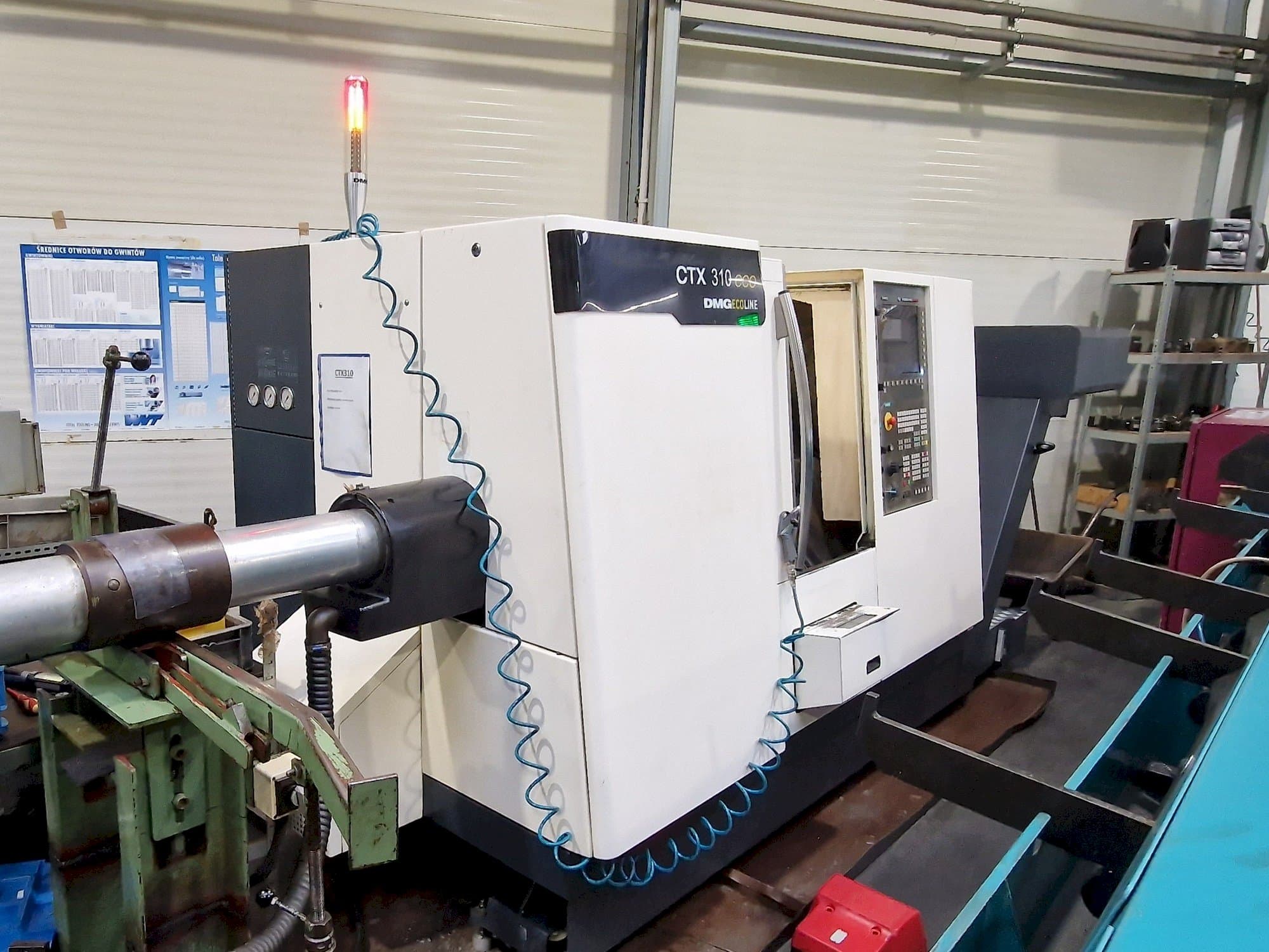 Levý boční pohled  na DMG CTX 310 ecoline  stroj