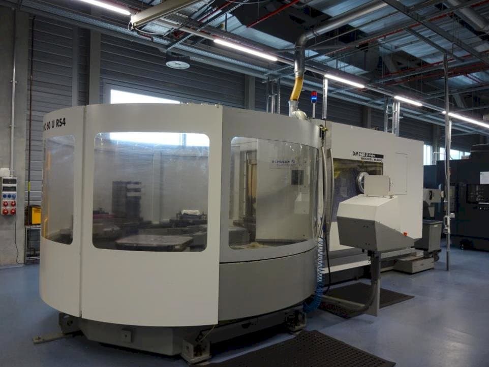 Čelní pohled  na DECKEL MAHO DMC 60 U RS4  stroj