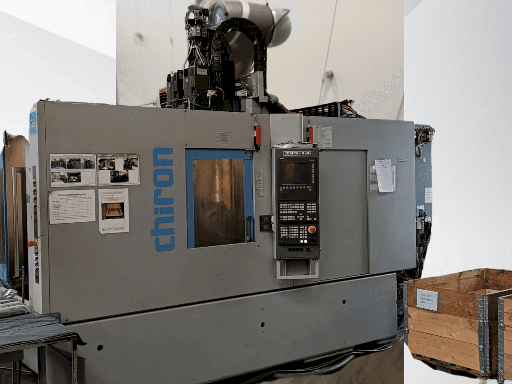 Čelní pohled  na CHIRON DZ 15K WM  stroj