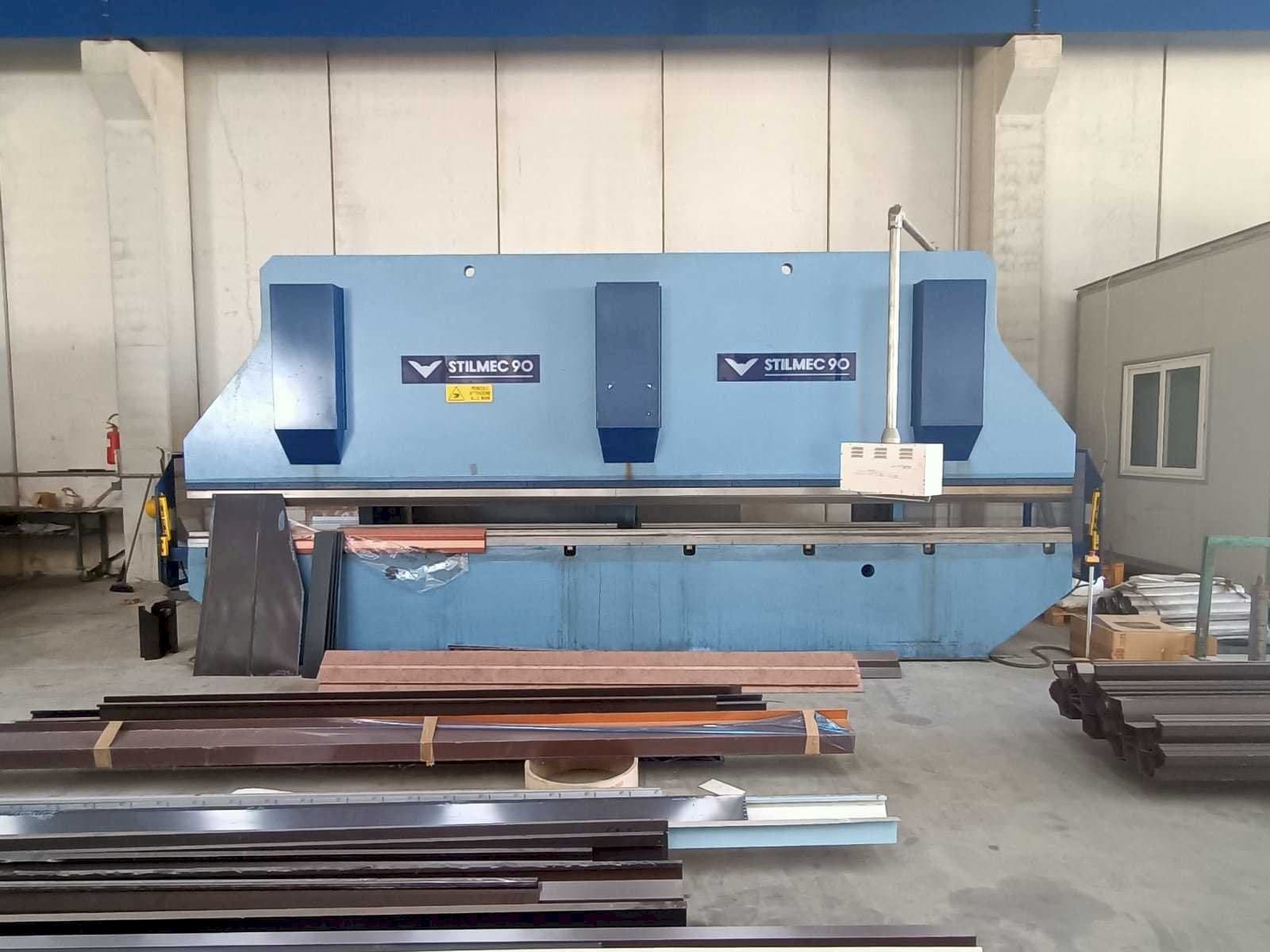 Čelní pohled  na Stillmec 90 6500 x 200 ton  stroj