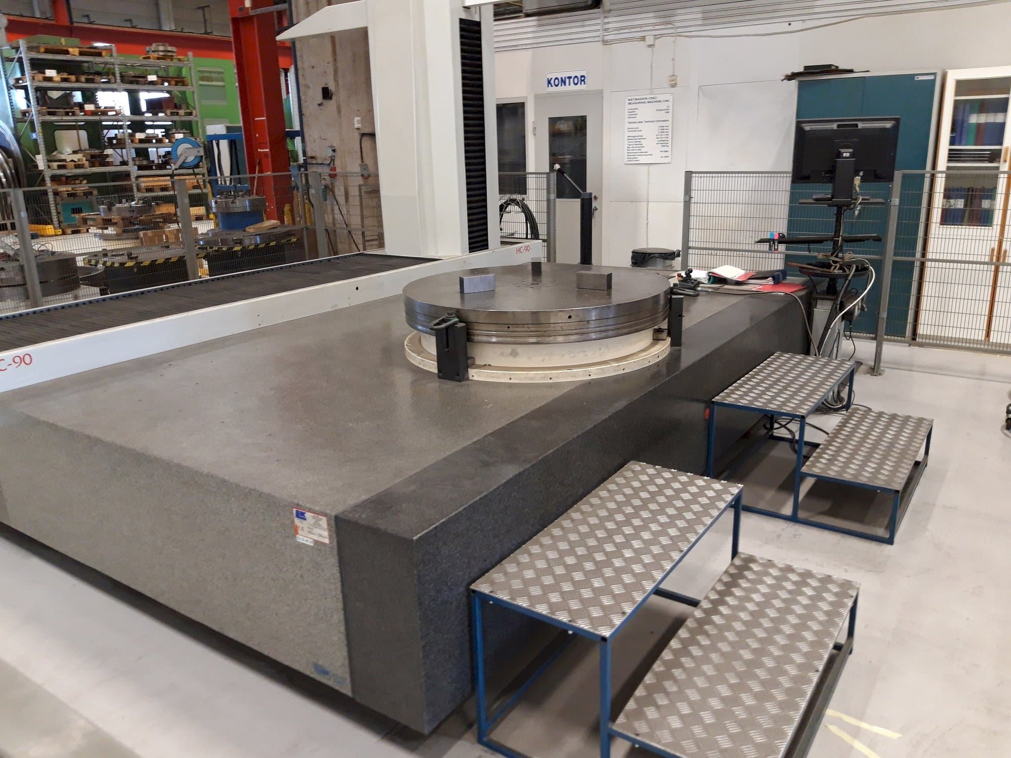 Čelní pohled  na LK HC90  stroj