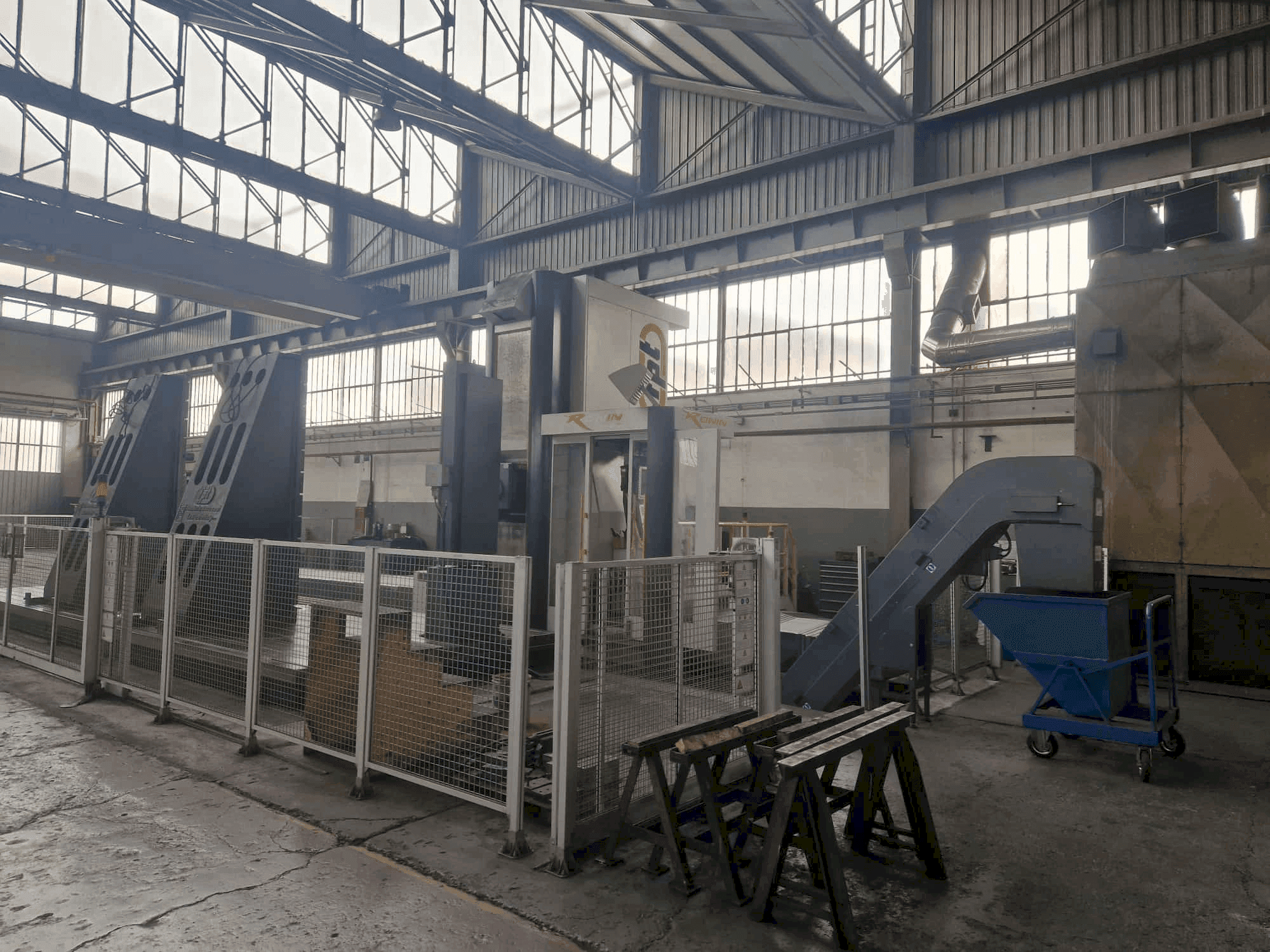 Čelní pohled  na FPT RONIN EVO  stroj