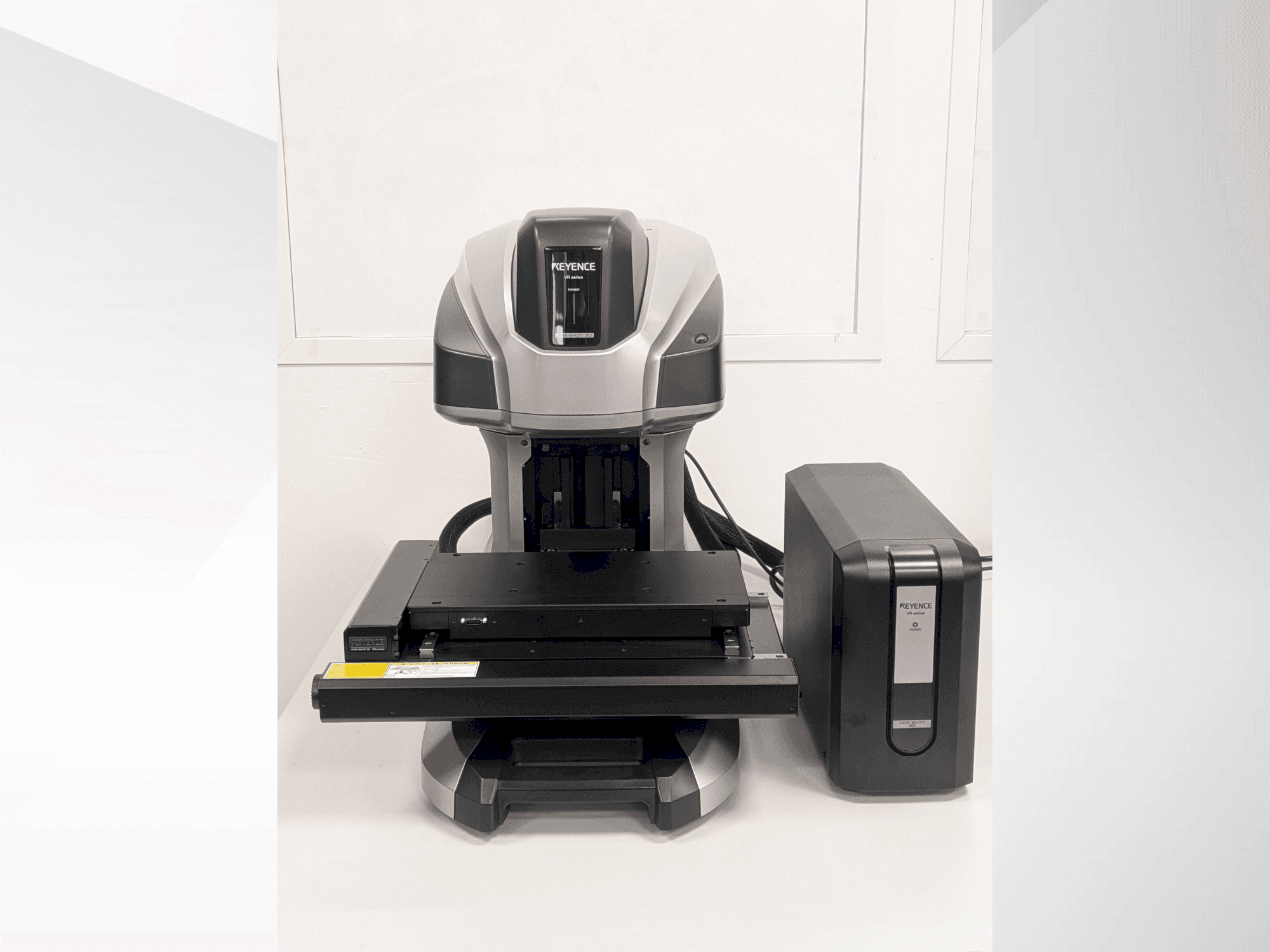 Čelní pohled  na KEYENCE VR-6200  stroj