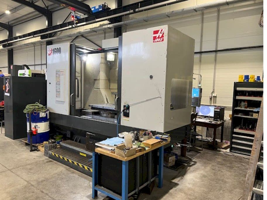 Čelní pohled  na HAAS EC-1600  stroj