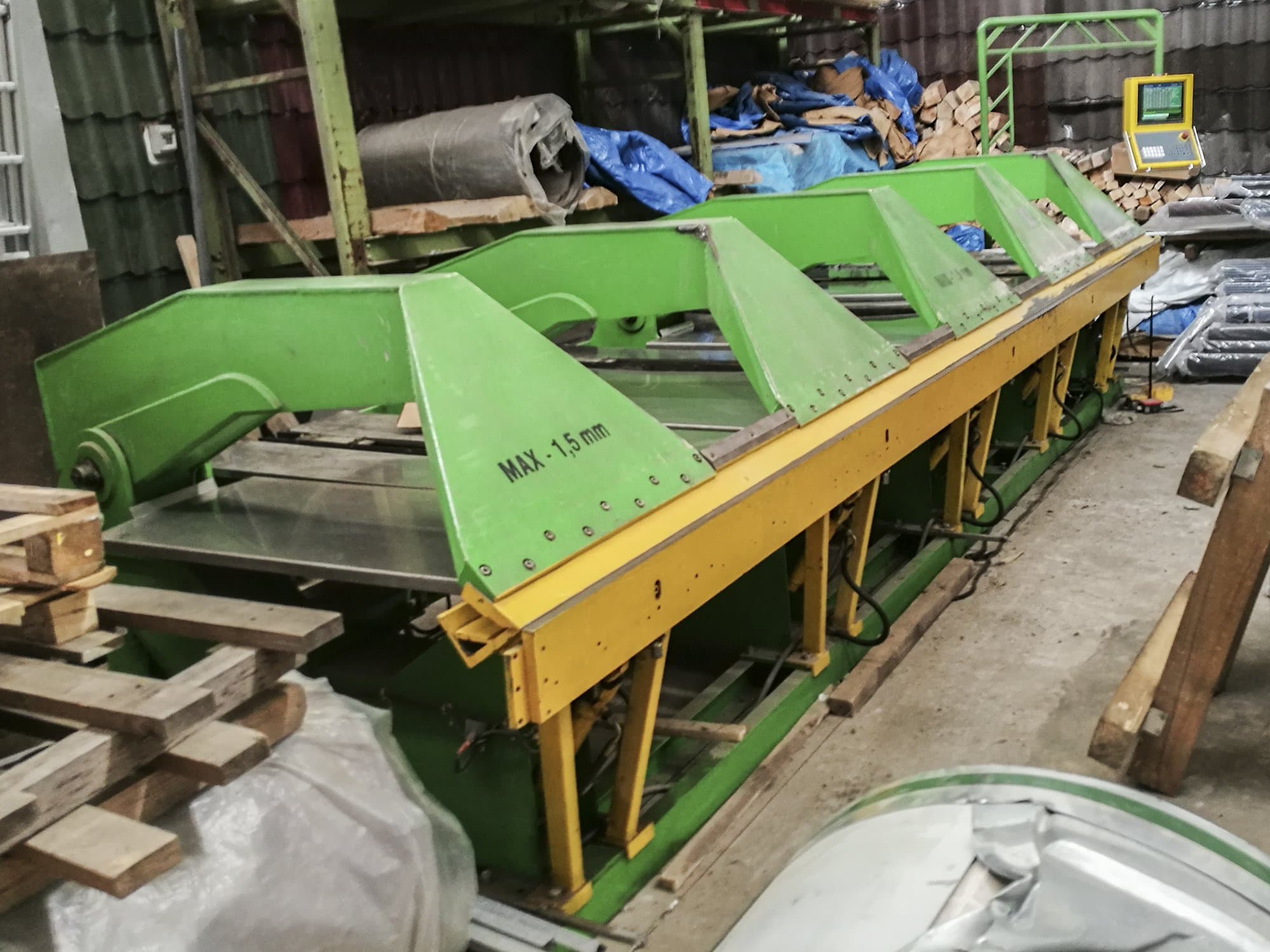 Levý pohled  na BUD-MASZ ZAGINARKA stroj