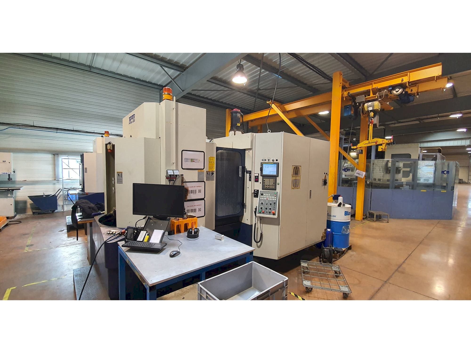 Čelní pohled  na Tongtai H400  stroj