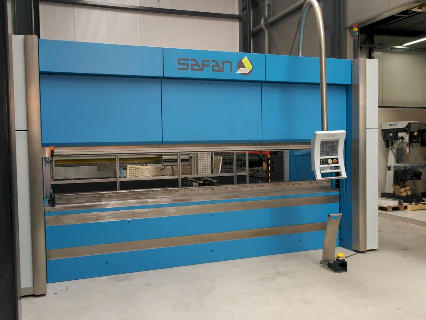 Čelní pohled  na Safan E-Brake 200-4100 TS 1 stroj