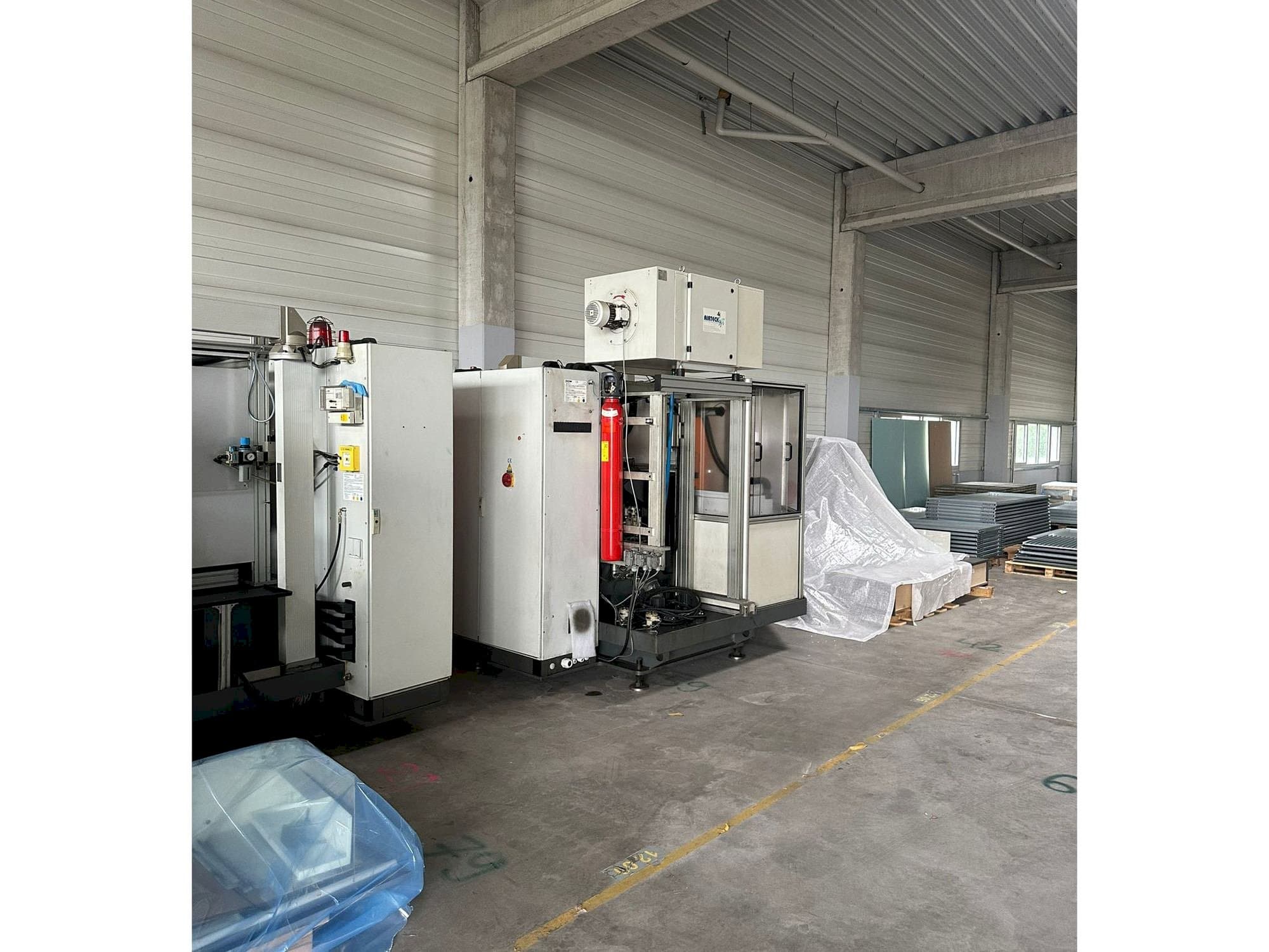 Čelní pohled  na Geiger CNC  stroj