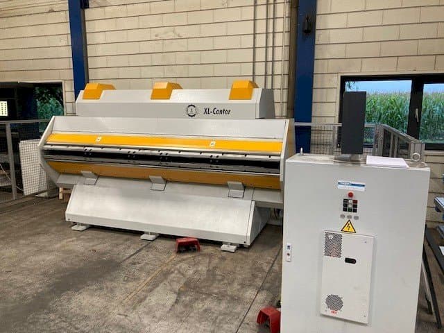 Čelní pohled  na RAS XL-Center  stroj