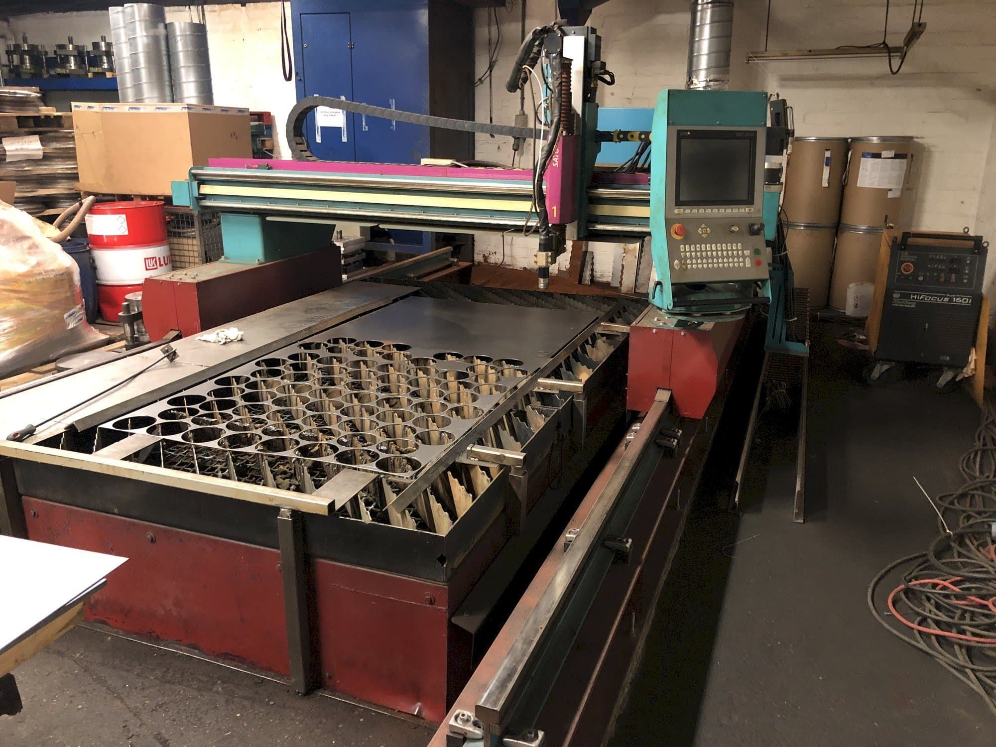 Čelní pohled  na SATO Satronik LS2000  stroj