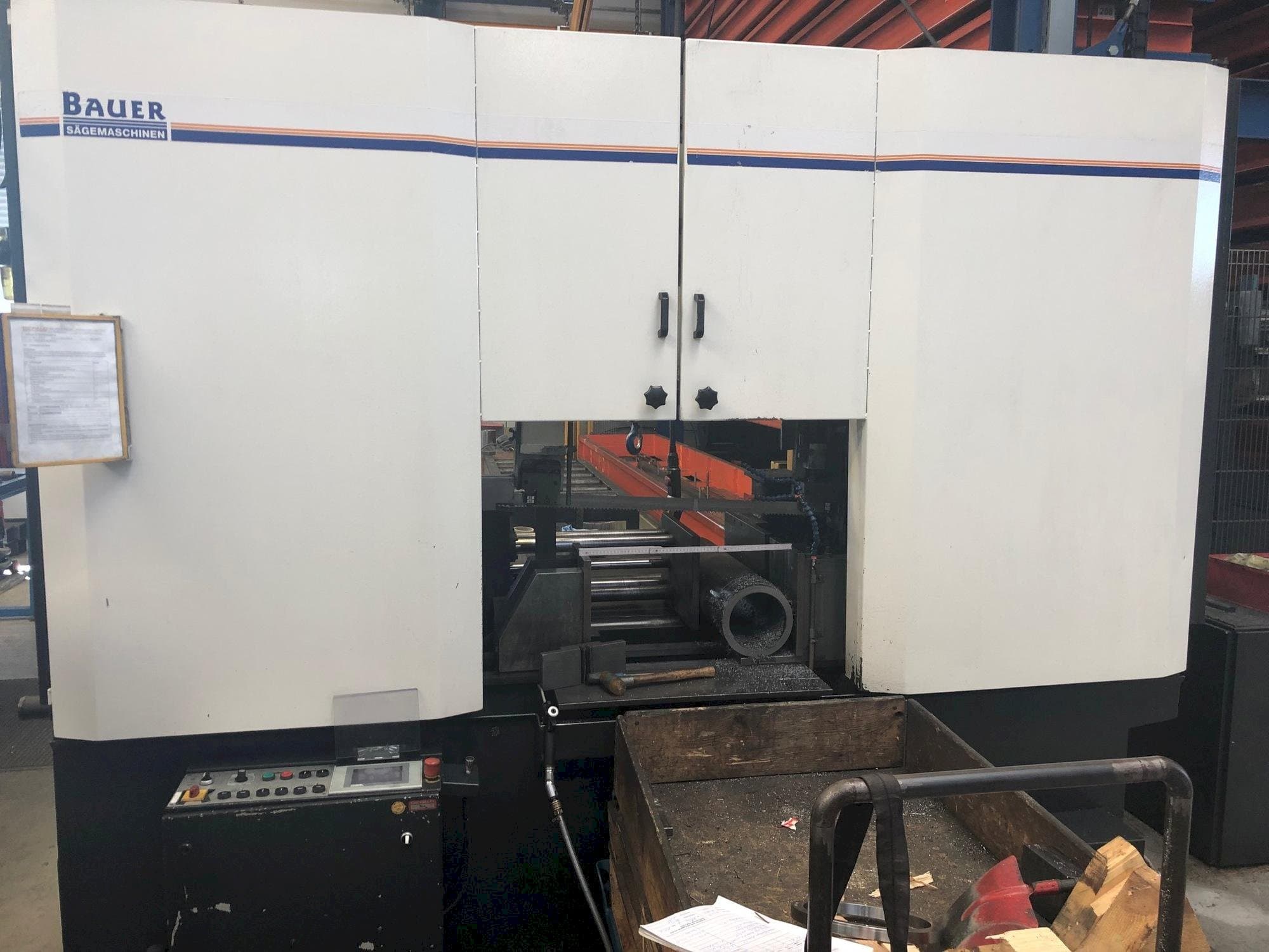 Čelní pohled  na BAUER SA 550 ZA  stroj