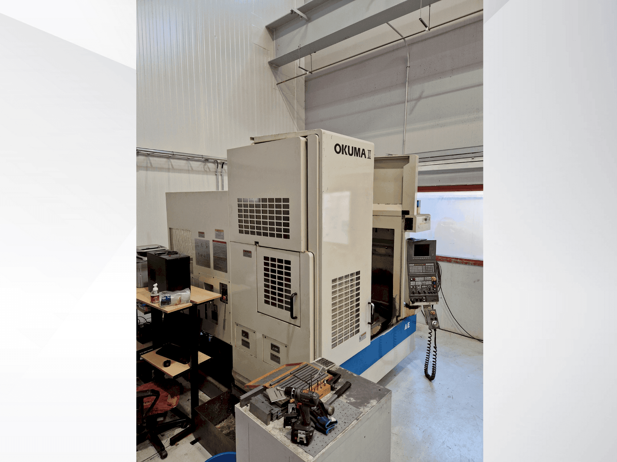 Čelní pohled  na Okuma MX-45 VAE (1996)  stroj