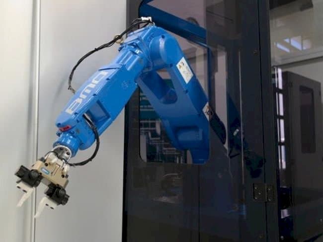 Čelní pohled  na BMO LR5  stroj