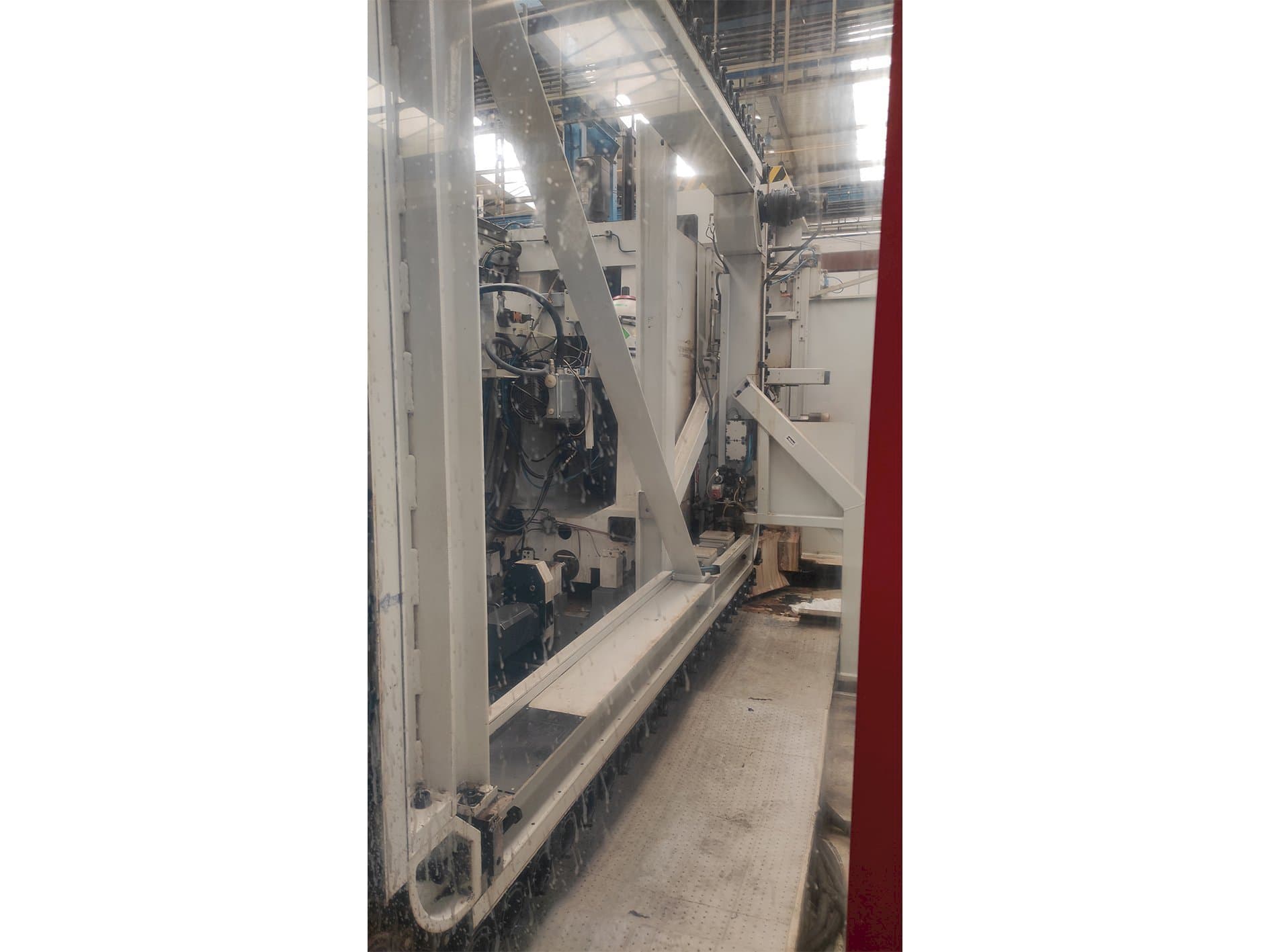 Čelní pohled  na Starrag Heckert CWK 500  stroj