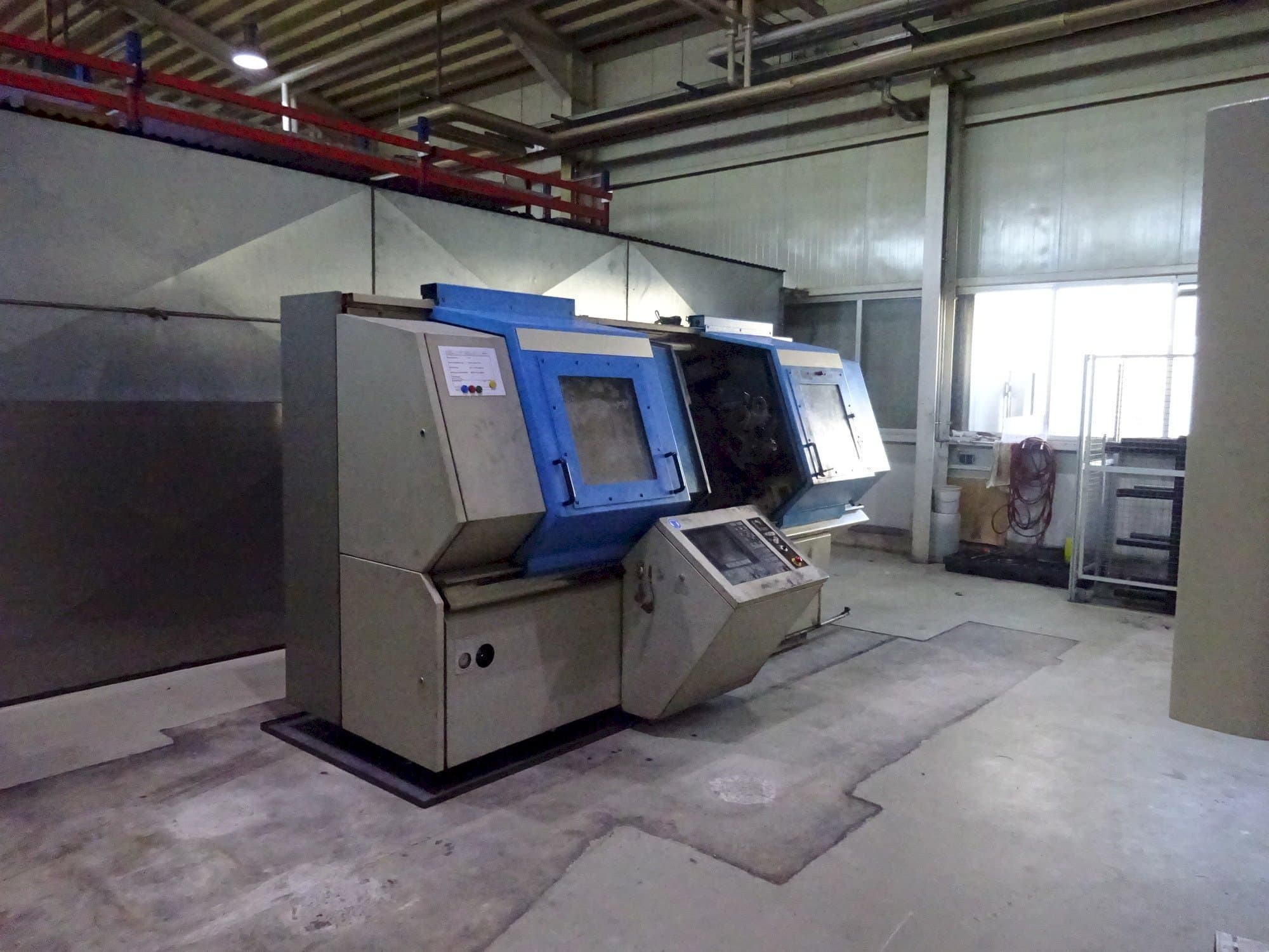 Čelní pohled  na BOEHRINGER VDF 180 C  stroj