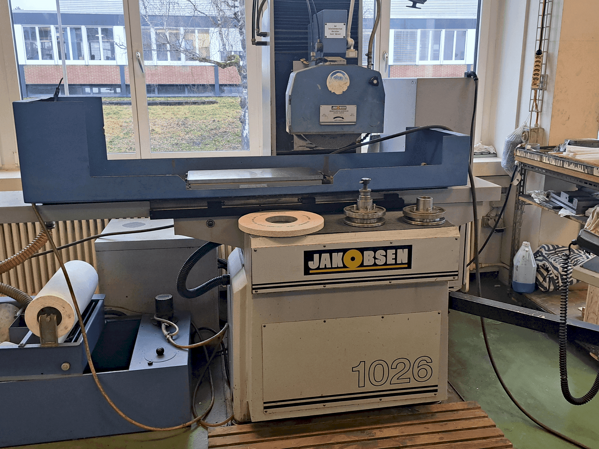 Čelní pohled  na JAKOBSEN AC-1026  stroj