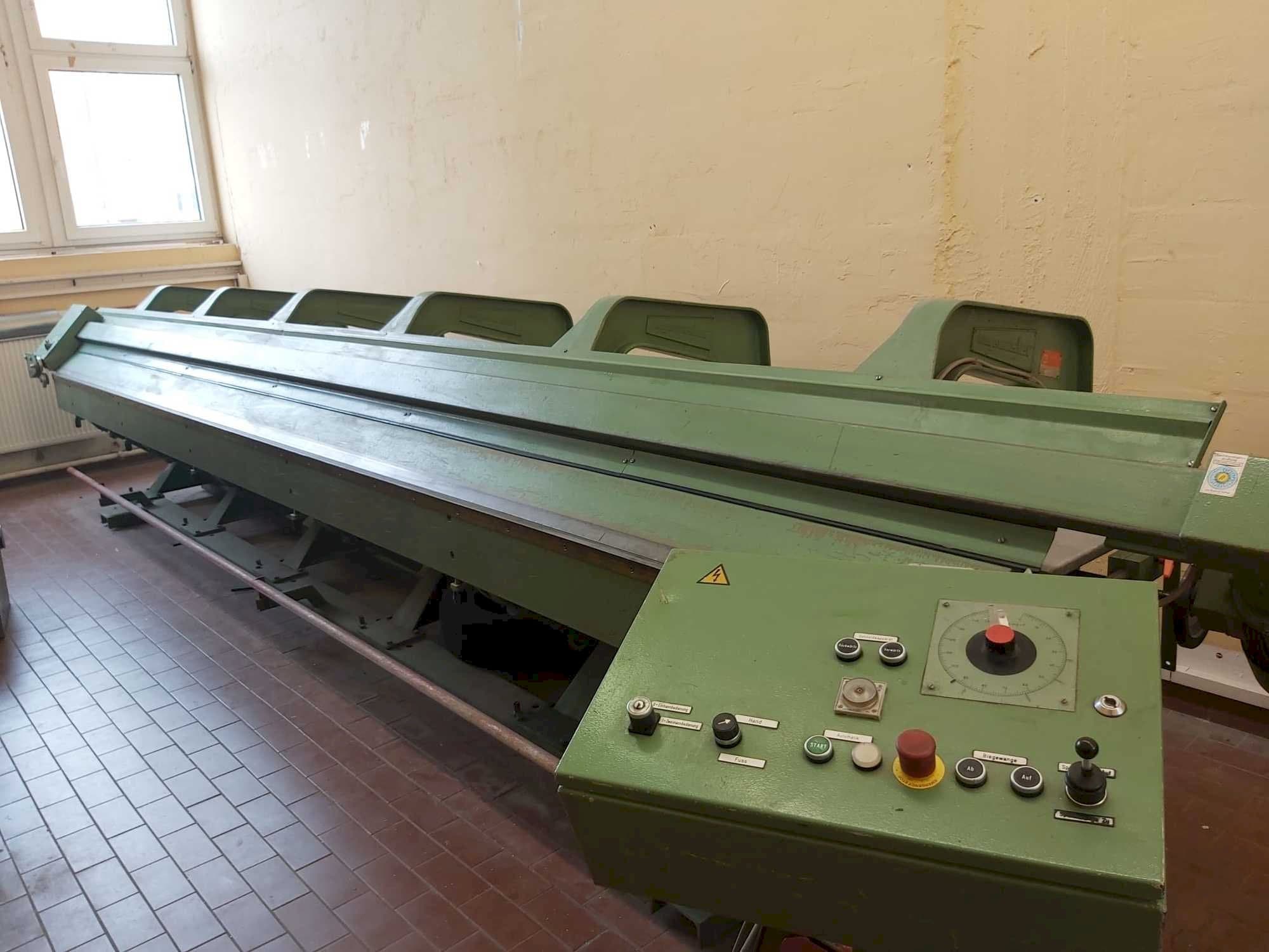 Čelní pohled  na Biegmeister BMTH 6.1,5  stroj