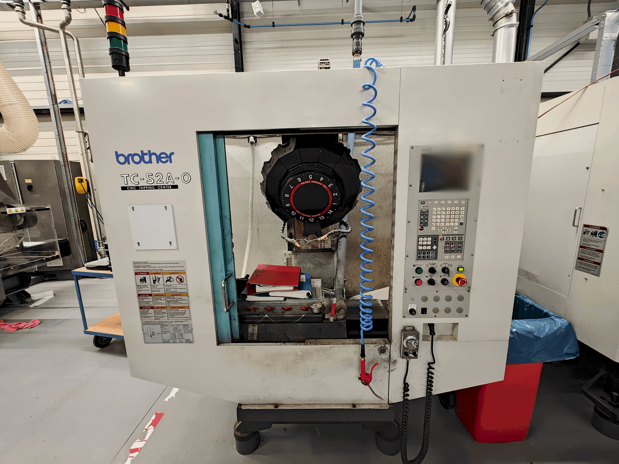 Čelní pohled  na Brother C-S2A-O  stroj