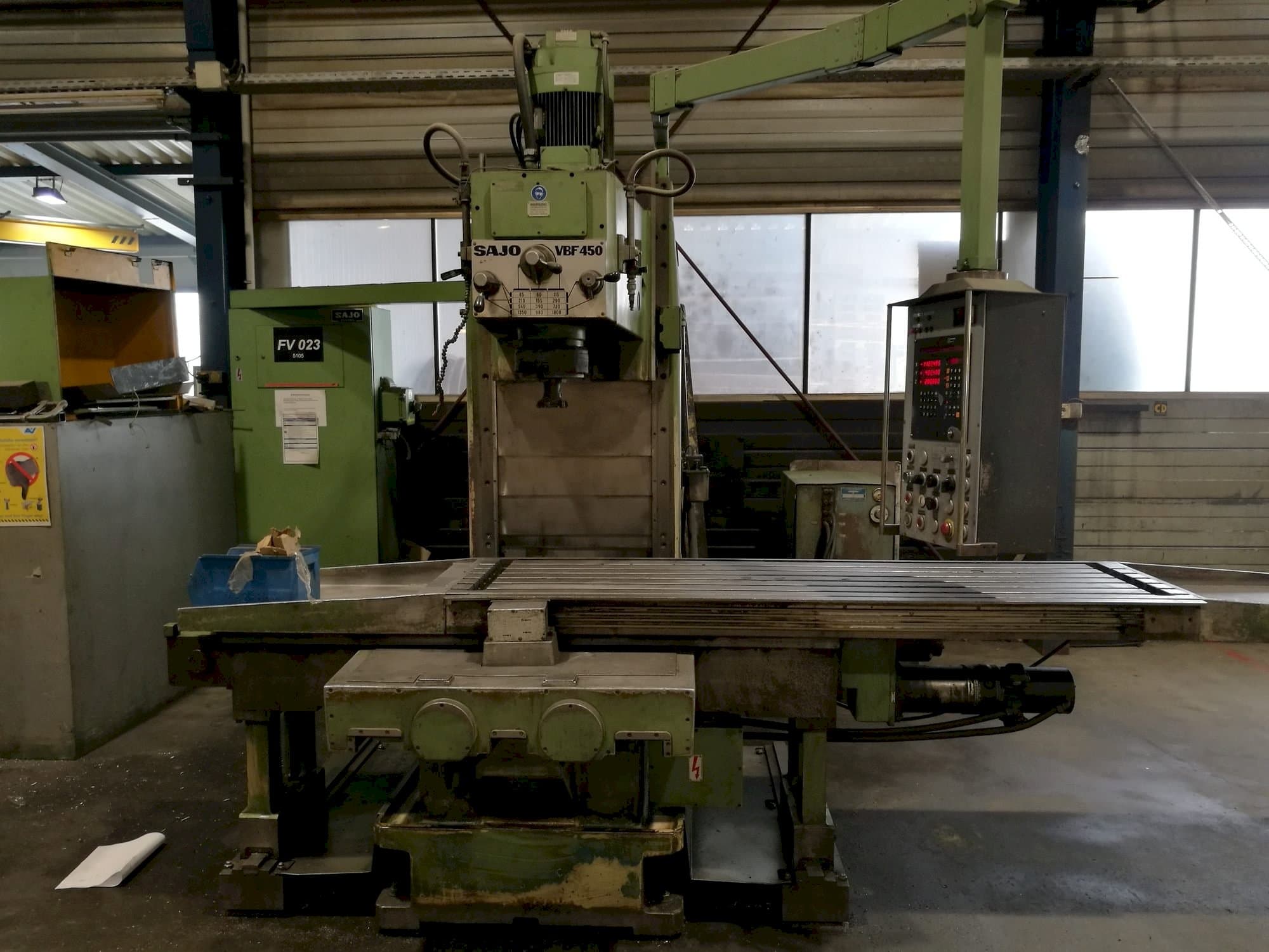 Čelní pohled  na SAJO VBF450  stroj