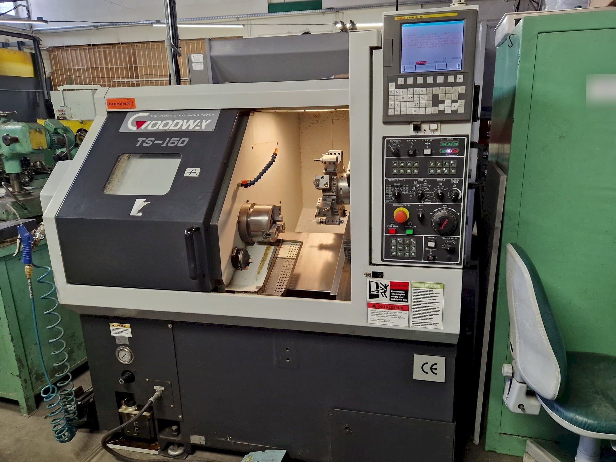 Čelní pohled  na Goodway TS-150M  stroj