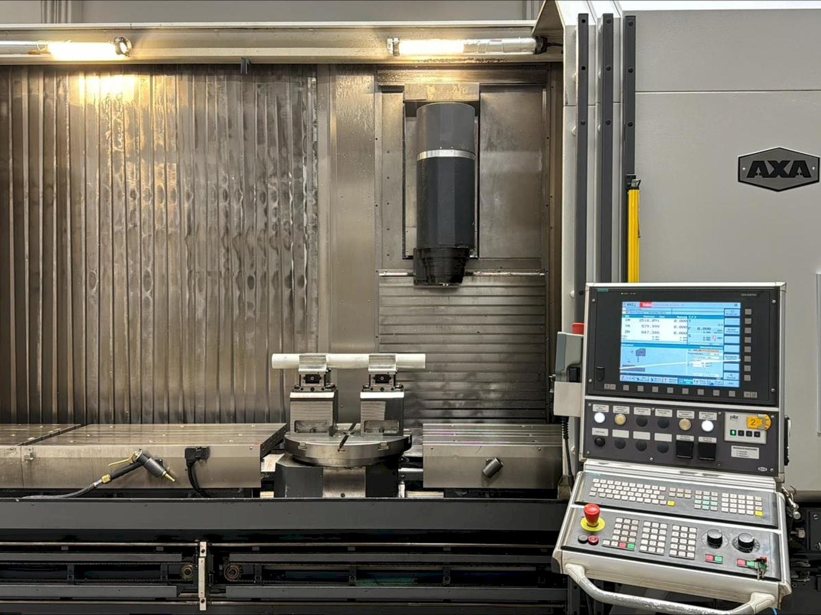 Čelní pohled  na AXA VHC-2  stroj