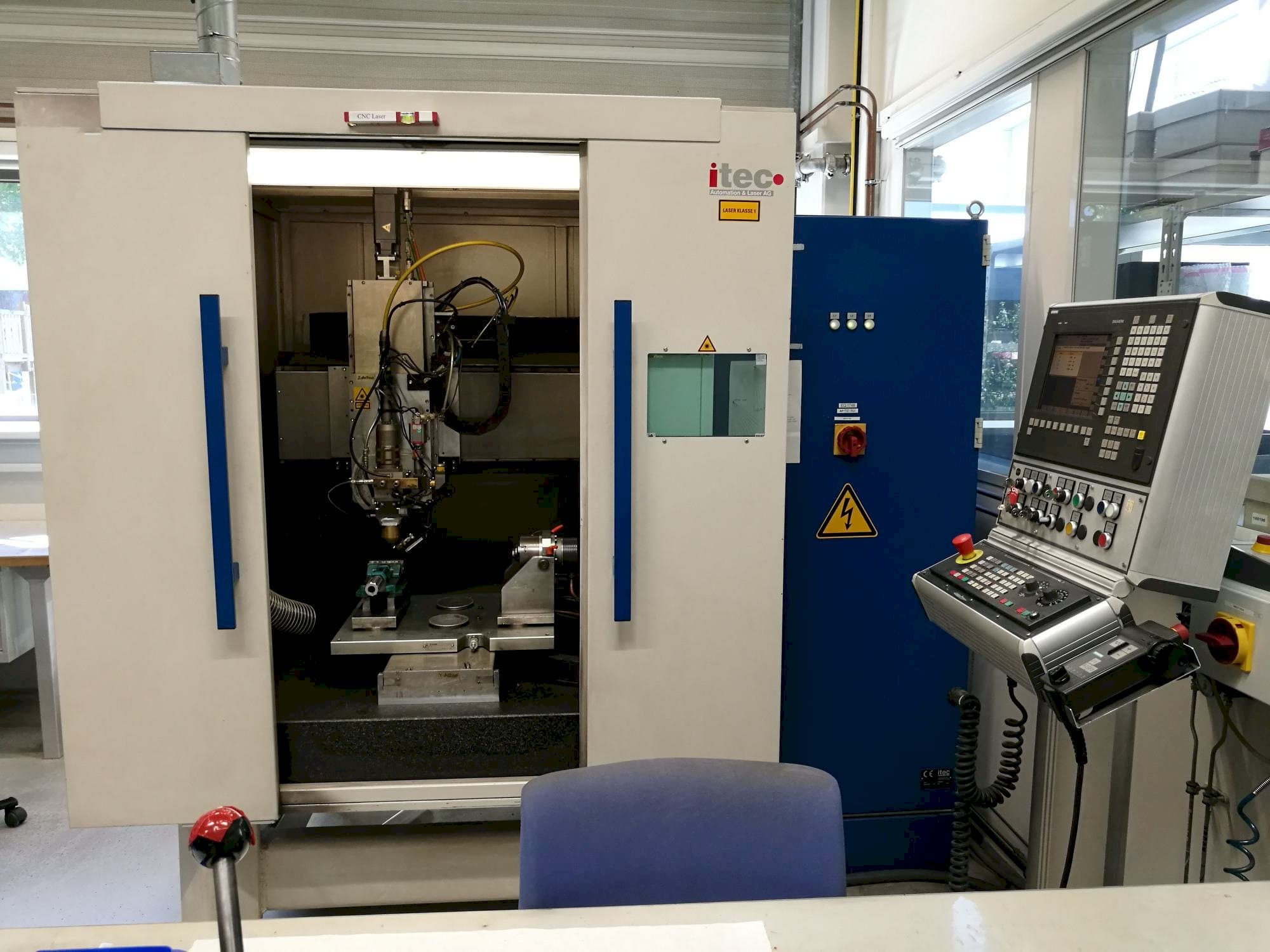 Čelní pohled  na ITEC vmaxS  stroj