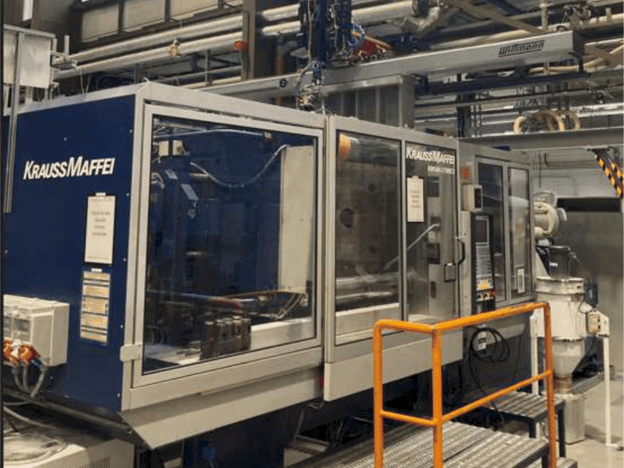 Čelní pohled  na Krauss Maffei KM 500-2700 C2  stroj