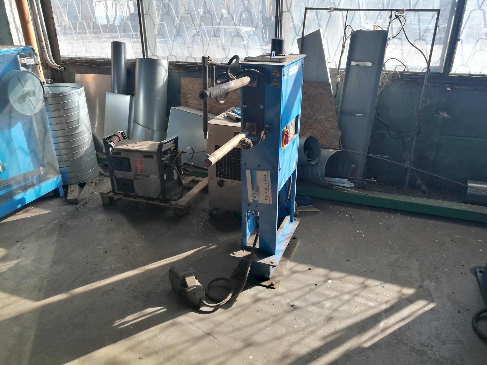 Čelní pohled  na TECNA 4611N  stroj