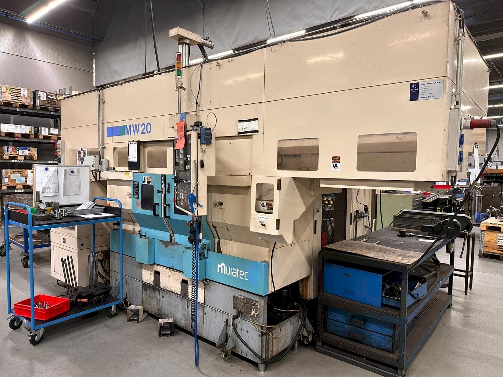 Čelní pohled  na Muratec MW20  stroj