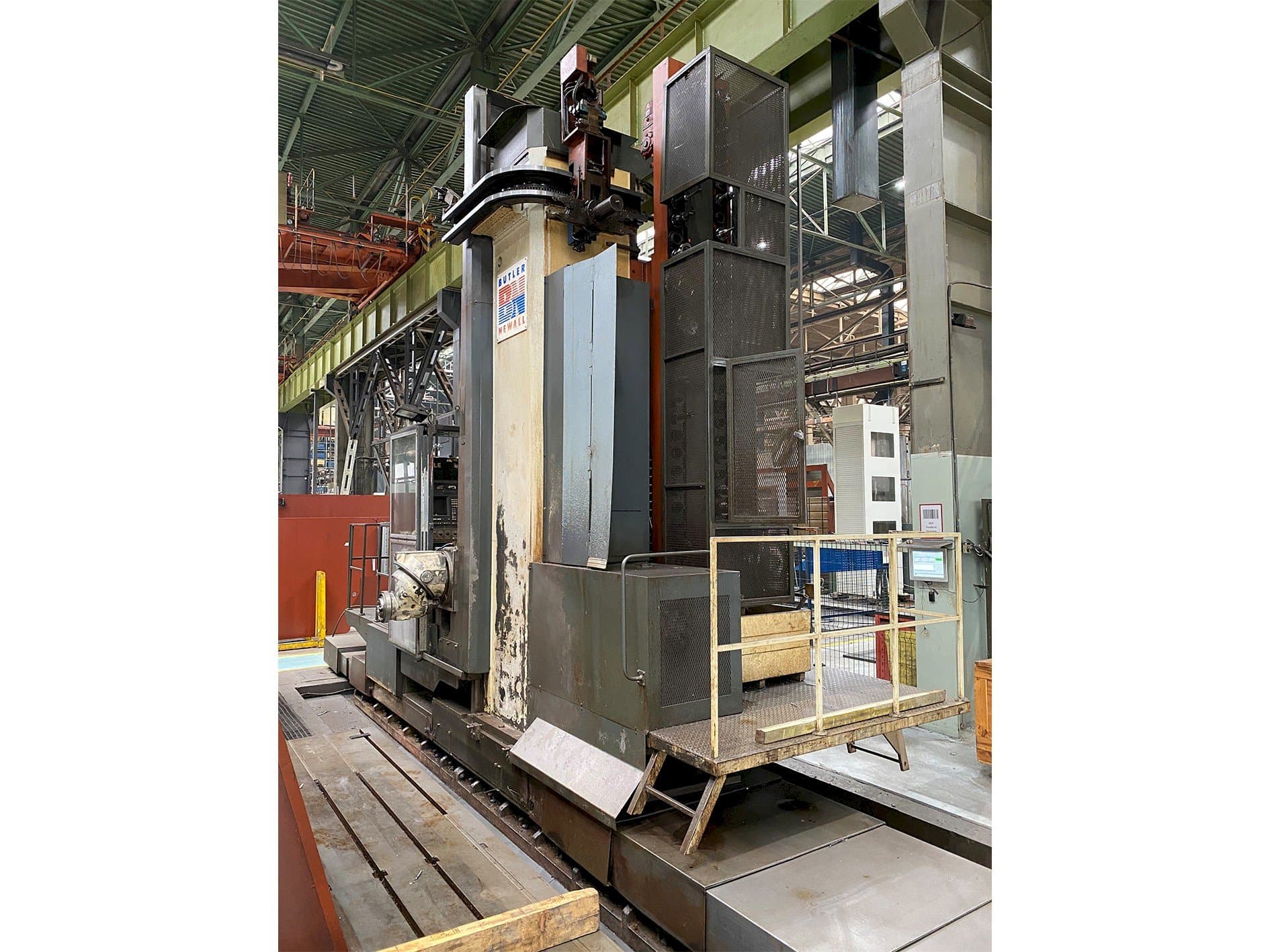 Čelní pohled  na Butler Elgamill  stroj