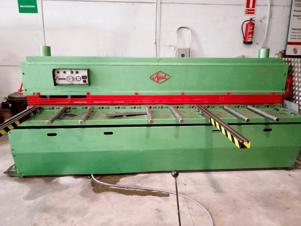 Čelní pohled  na Ajial 630 CA  stroj