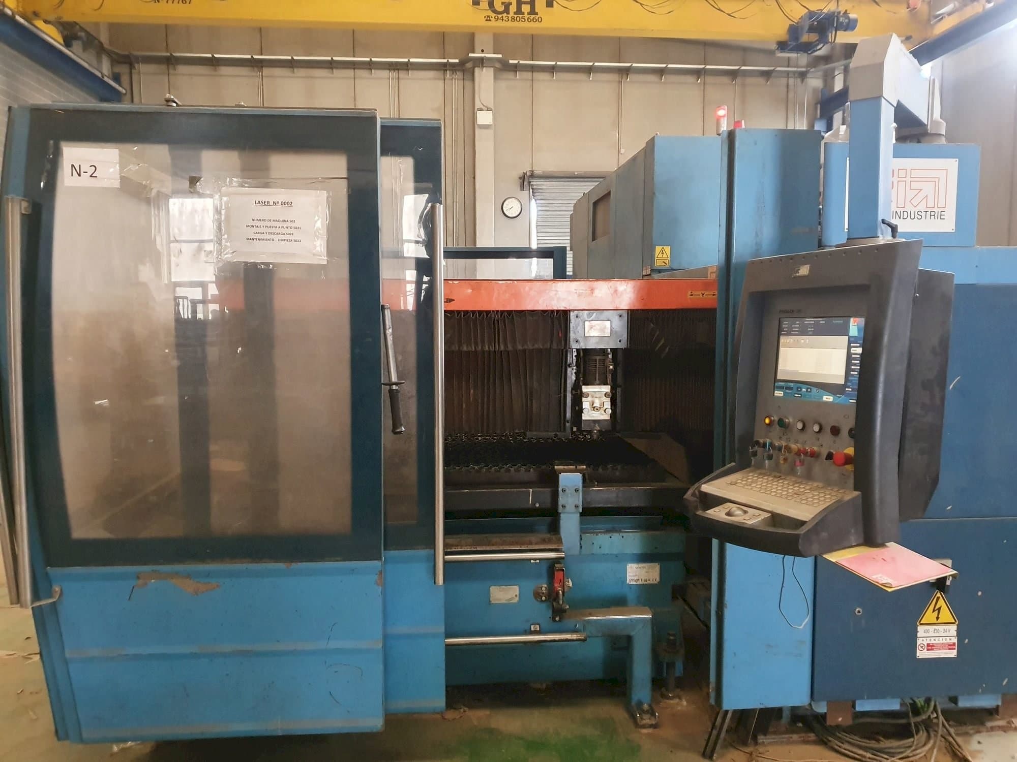 Čelní pohled  na Prima Industrie Platino 1530HS  stroj