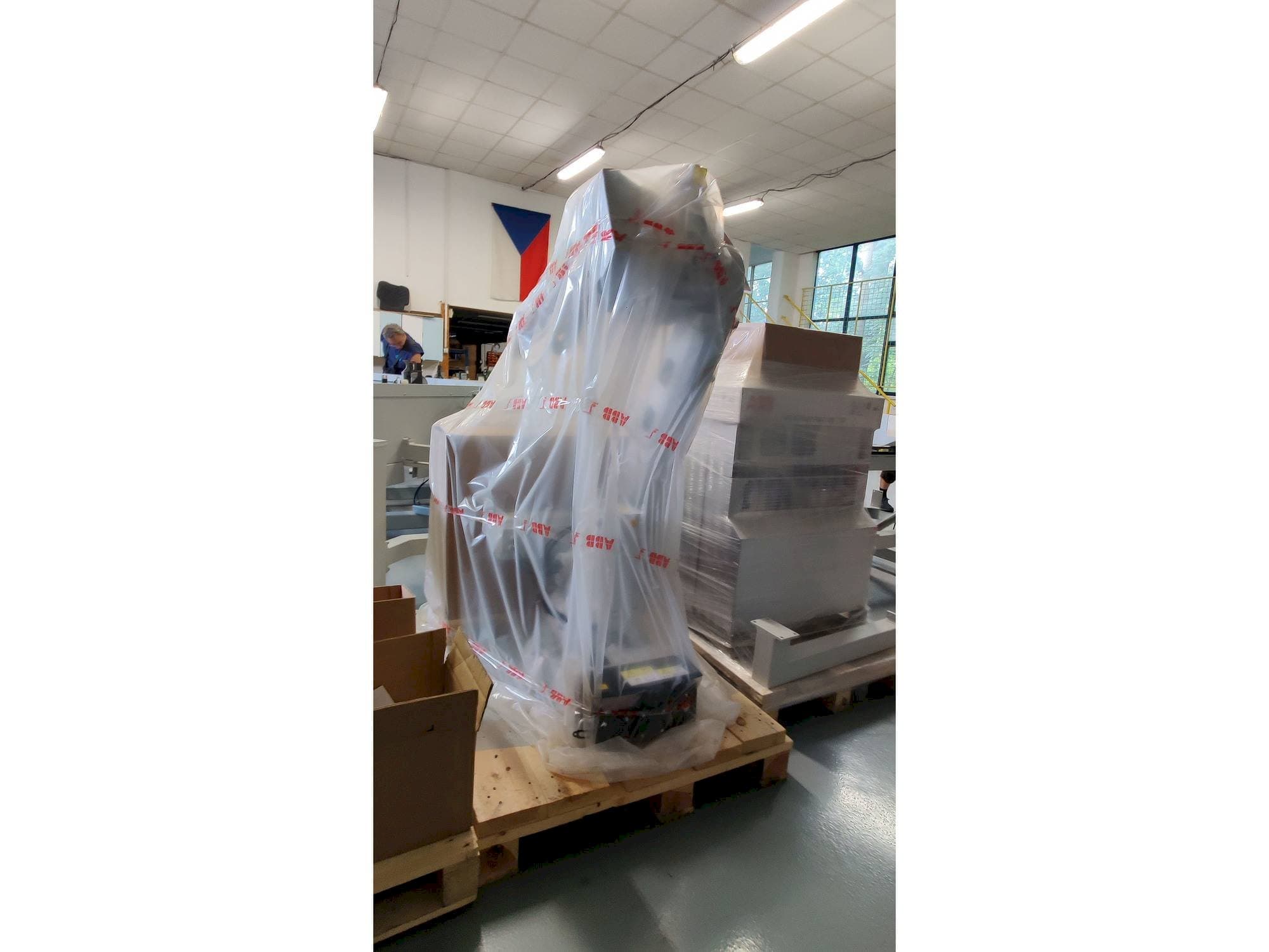 Čelní pohled  na ABB IRB 4600  stroj