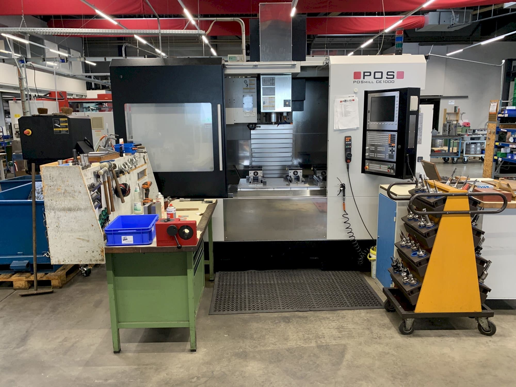 Čelní pohled  na POSmill CE 1000  stroj