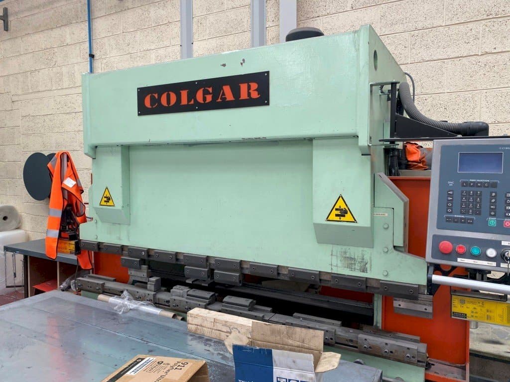 Čelní pohled  na Colgar PI 316/21  stroj