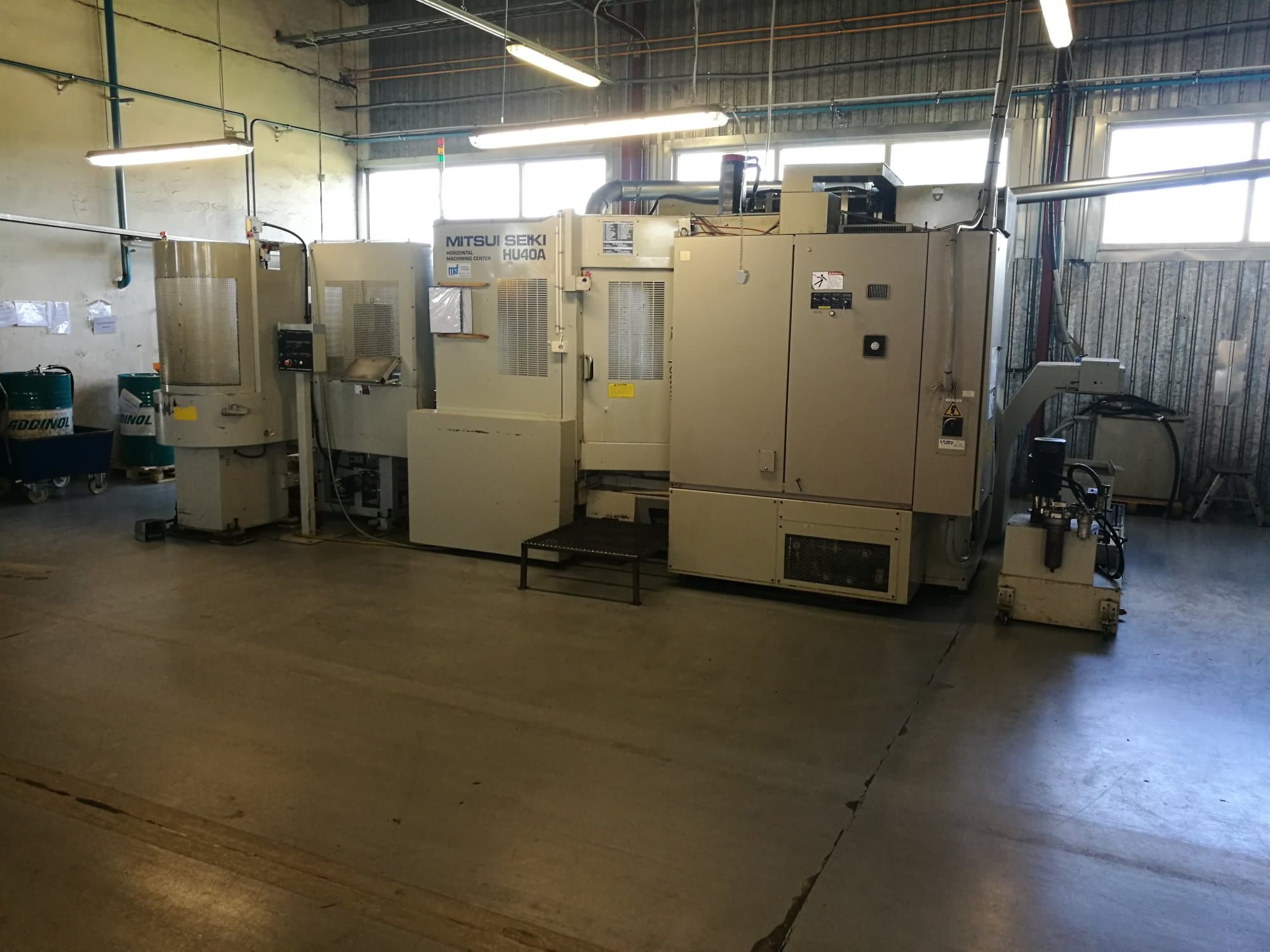 Čelní pohled  1 na Mitsui Seiki HU40A stroj