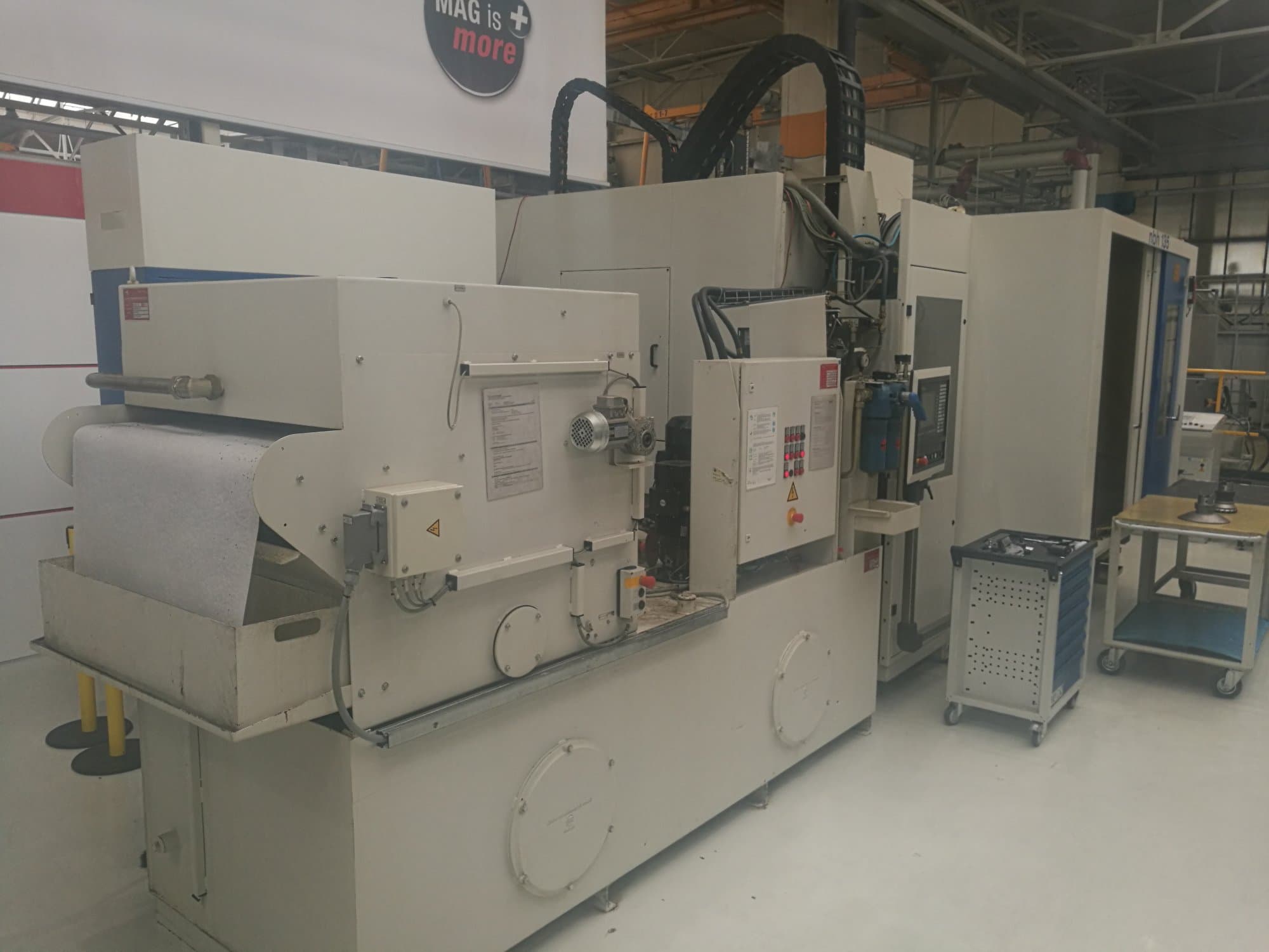 Levý pohled  na Hueller Hille NBH 135 stroj