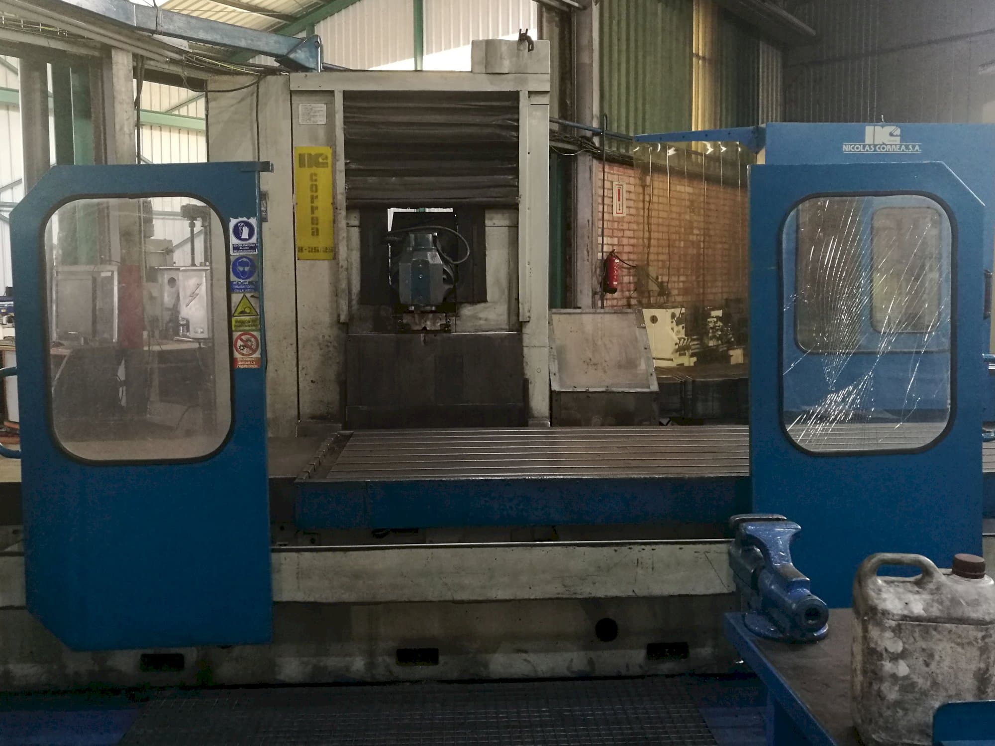 Čelní pohled  na Correa A25-25 stroj