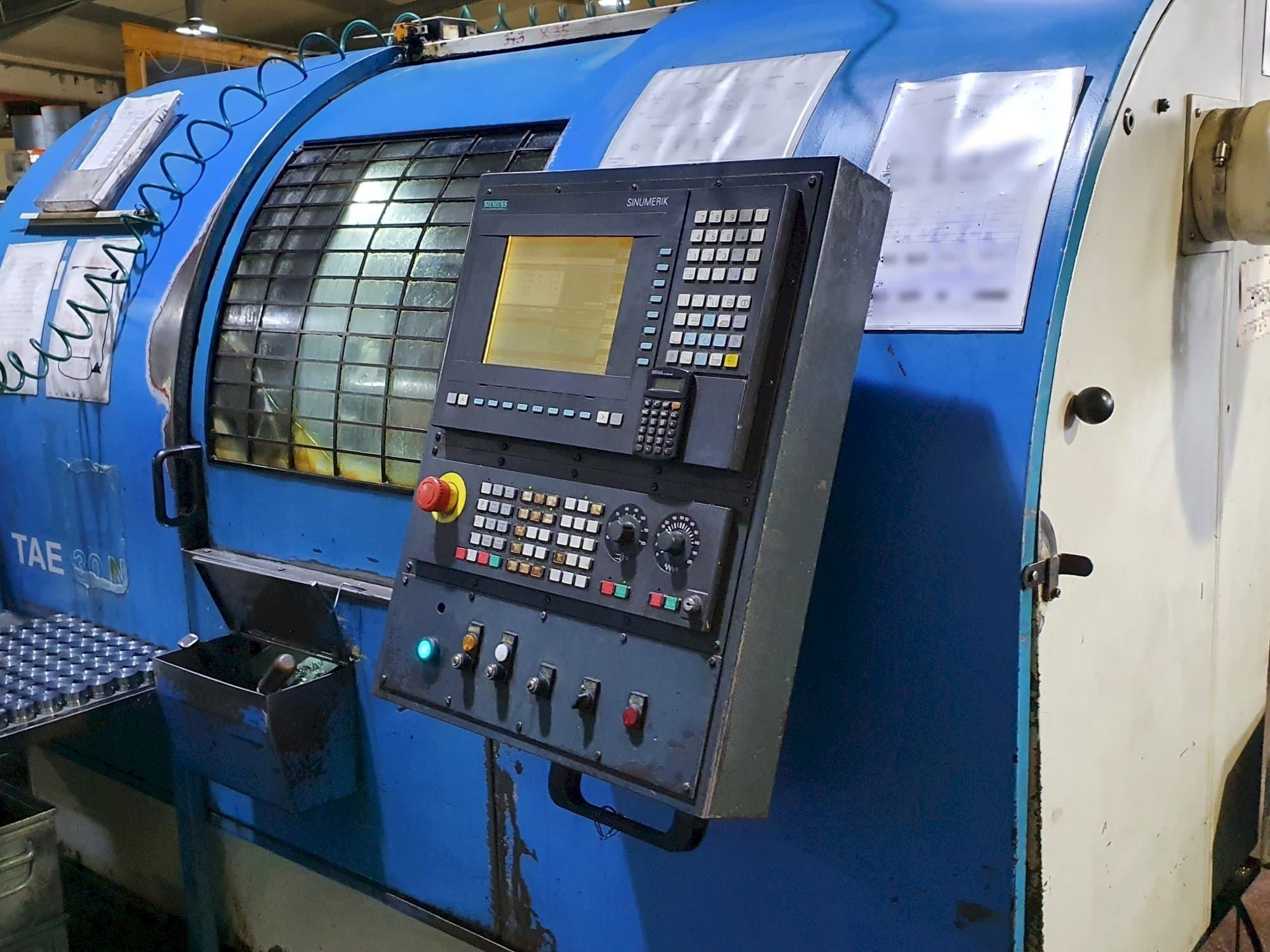 Čelní pohled  na AFM TAE-30N  stroj