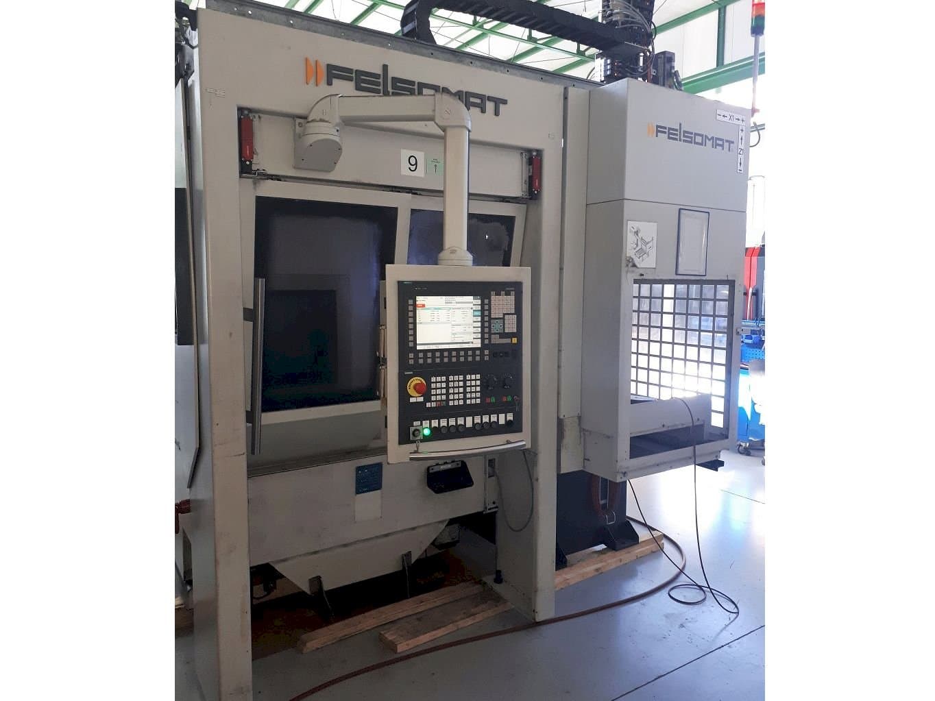 Čelní pohled  na Felsomat FTC 160  stroj