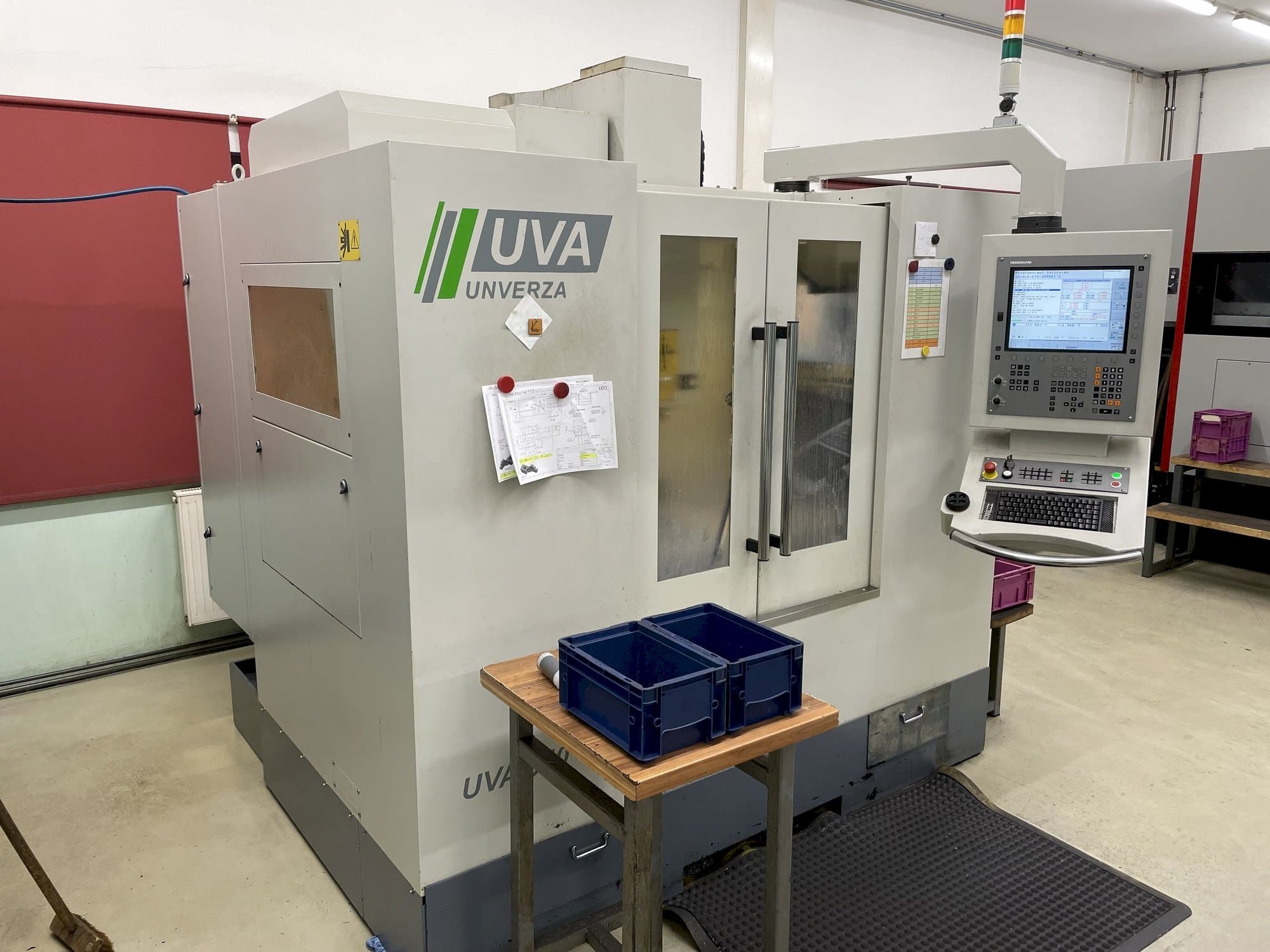 Čelní pohled  na  HOMMEL UNVERZAGT UVA 550 Plus  stroj