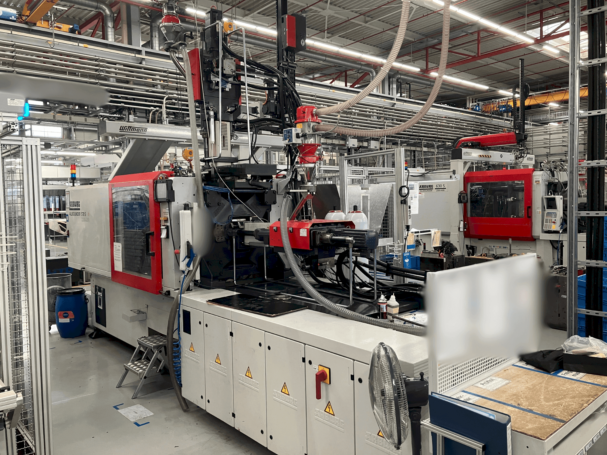 Čelní pohled  na Arburg Allrounder 570 S 2200-290 / 170  stroj