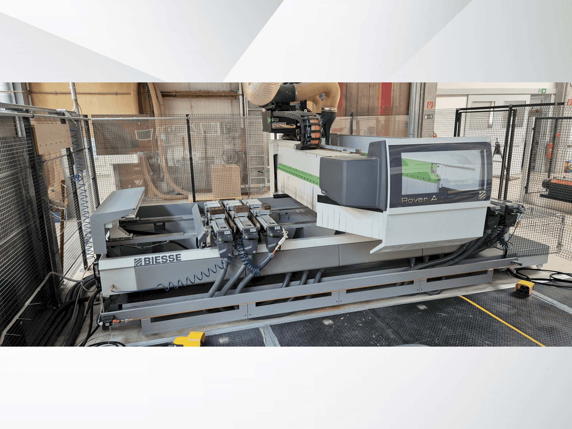 Čelní pohled  na BIESSE Rover A ATS  stroj