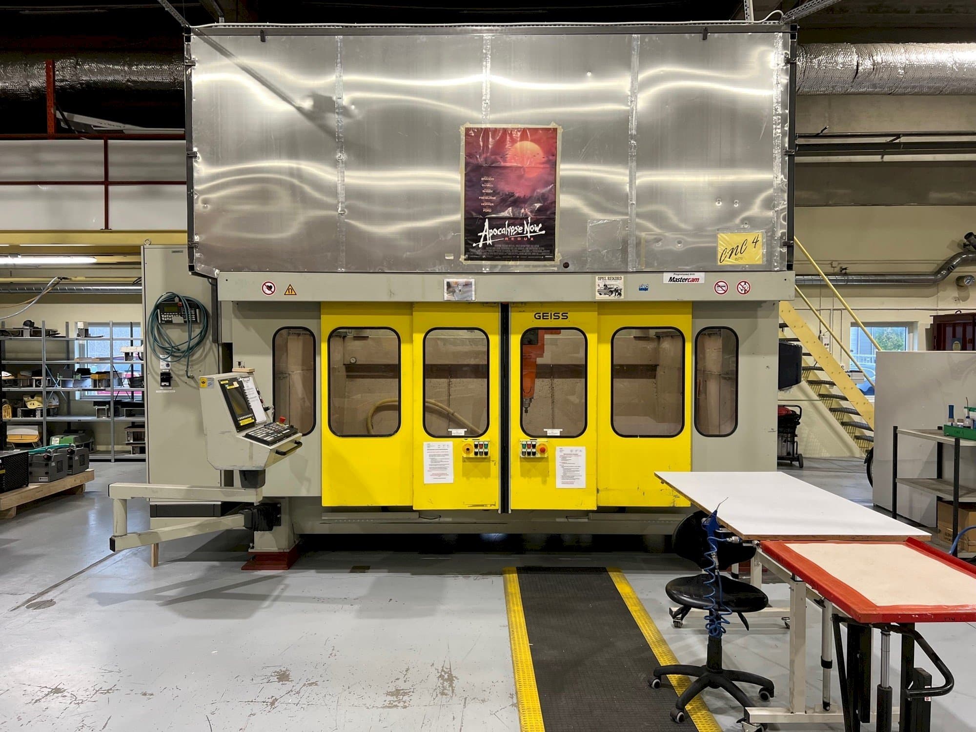 Čelní pohled  na GEISS FZ 2000x1000  stroj