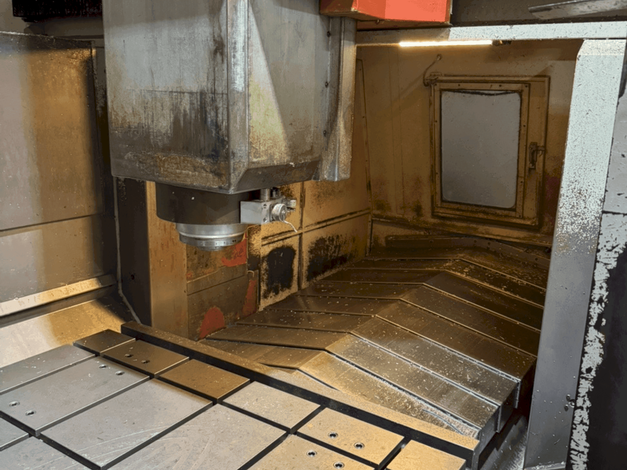 Čelní pohled  na QUICK JET DEPO JET 1612  stroj