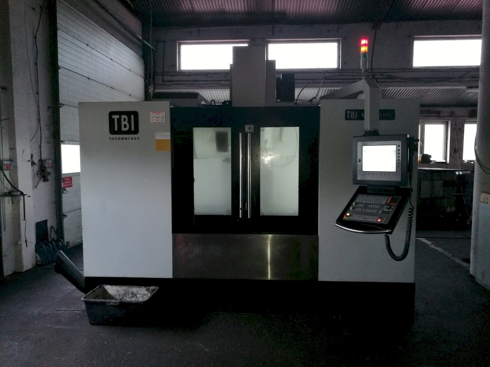 Čelní pohled  na TBI VC 1270 HH  stroj